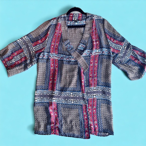 Tahari kimono robe. Size L/XL - Picture 3 of 5